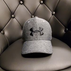Under Armour youth fitted hat stitched raised logo